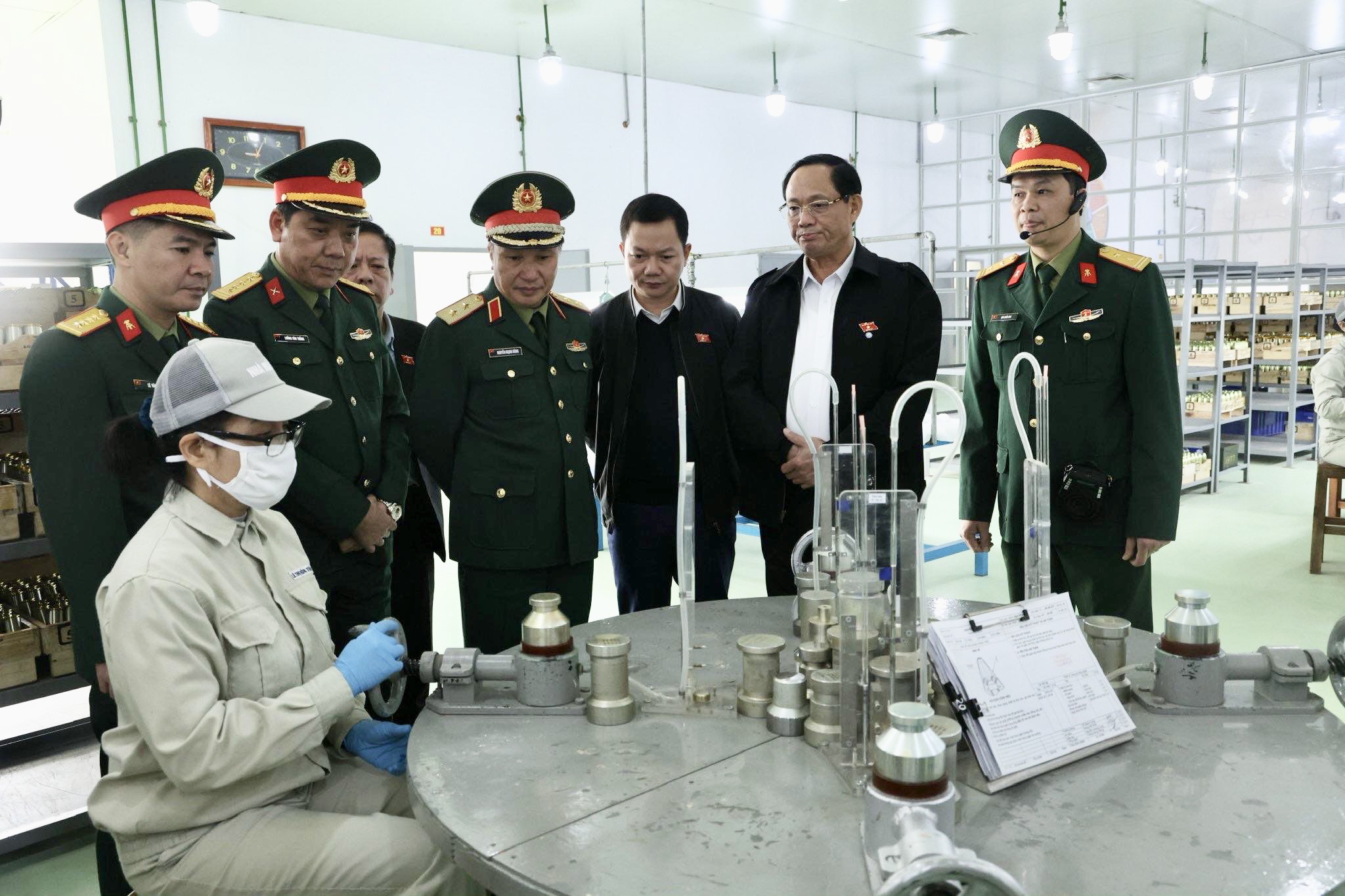Đoàn khảo sát của Quốc hội làm việc tại Nhà máy Z113 và Z129