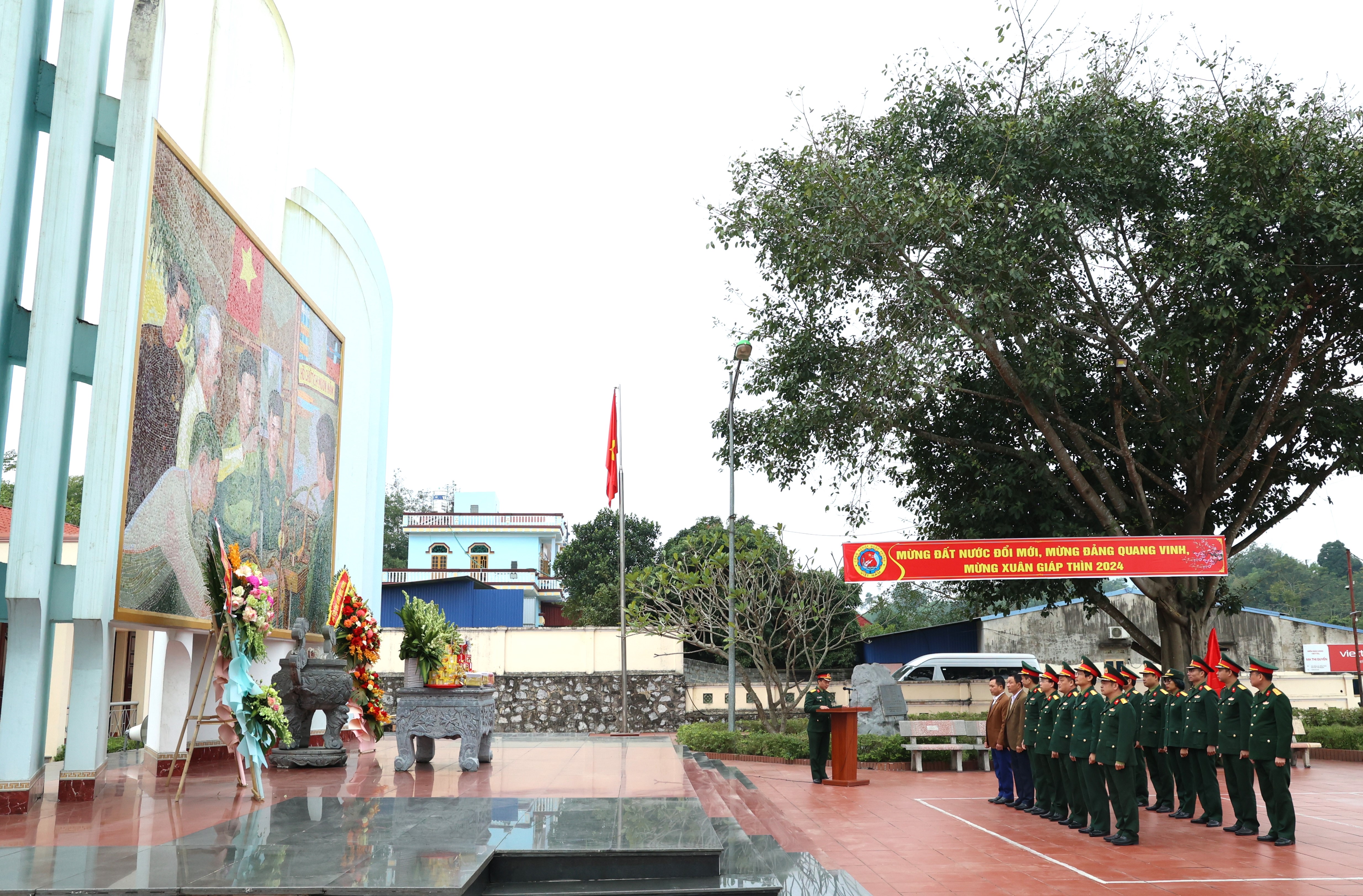 Về nguồn nhân dịp Tết Nguyên đán Giáp Thìn 2024