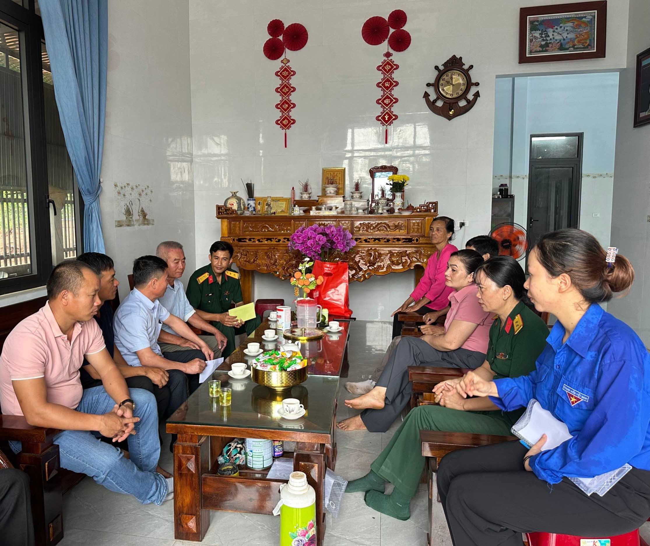 Trung đoàn 720 tổ chức hoạt động tri ân
