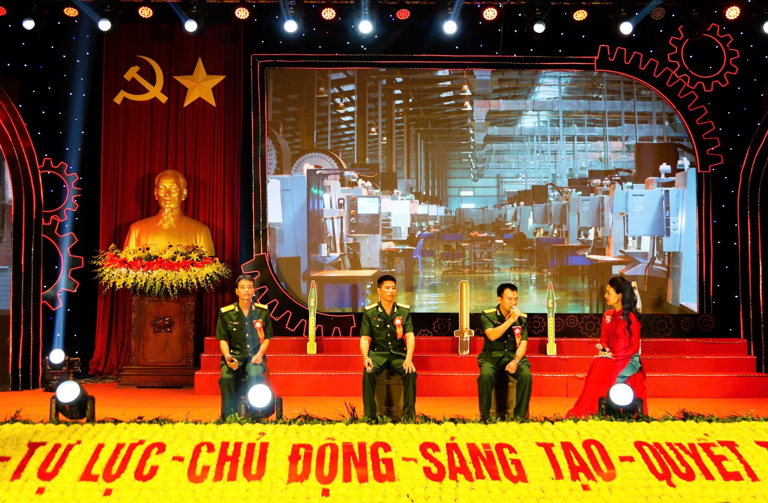 Giao lưu điển hình tiên tiến “Khát vọng tiên phong”