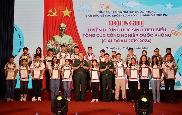 Vinh danh 100 học sinh tiêu biểu xuất sắc giai đoạn 2019-2024