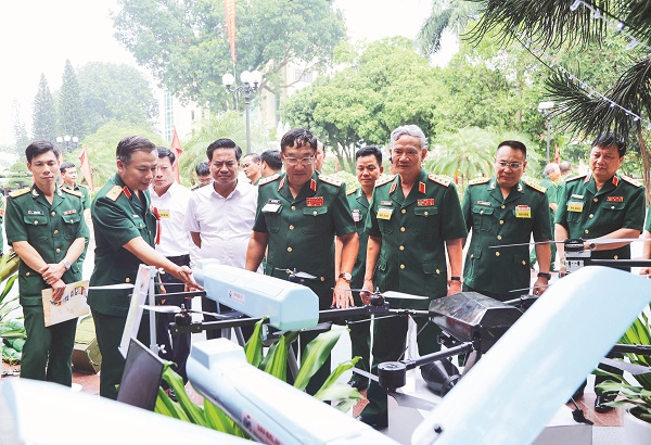 Khơi dậy sức mạnh thi đua phát triển công nghiệp quốc phòng lưỡng dụng, hiện đại