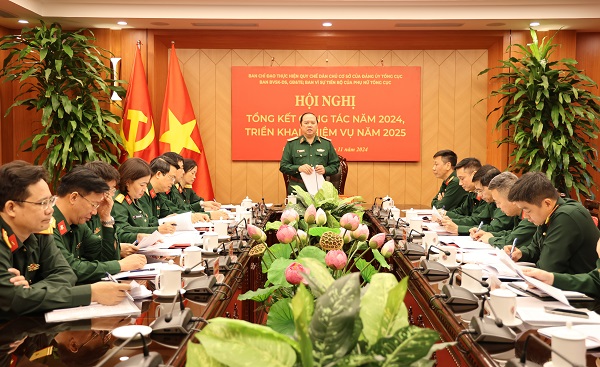 Binh đoàn 16 tặng quà đồng bào dân tộc trên địa bàn đóng quân