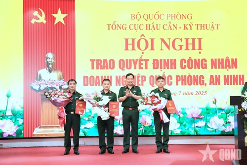 Tổng cục Hậu cần-Kỹ thuật trao Quyết định công nhận doanh nghiệp quốc phòng, an ninh