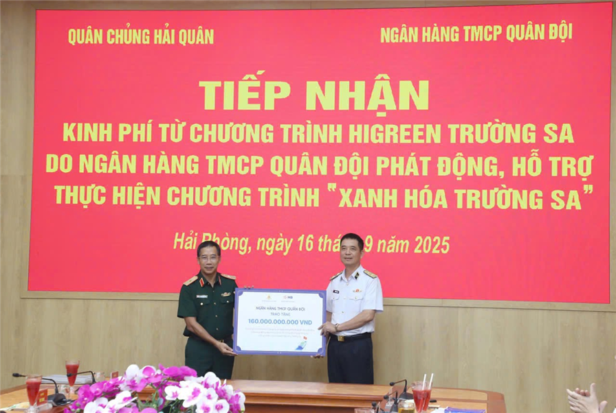 Quân chủng Hải quân tiếp nhận kinh phí từ Chương trình HiGreen Trường Sa