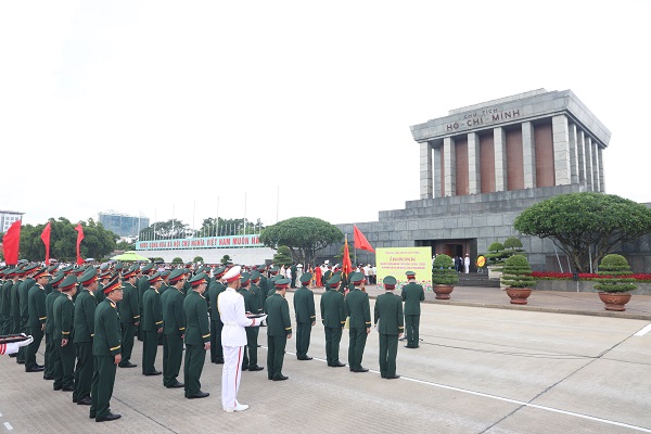 Tổng cục Công nghiệp quốc phòng tưởng niệm các Anh hùng liệt sĩ và báo công dâng Bác